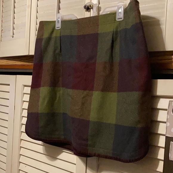 Woolrich Richville II Seasonal Plaid Wool Mini Skirt - Picture 3 of 9